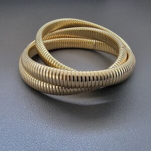 Triple-Loop Ribbed Design | Sculptural Statement
